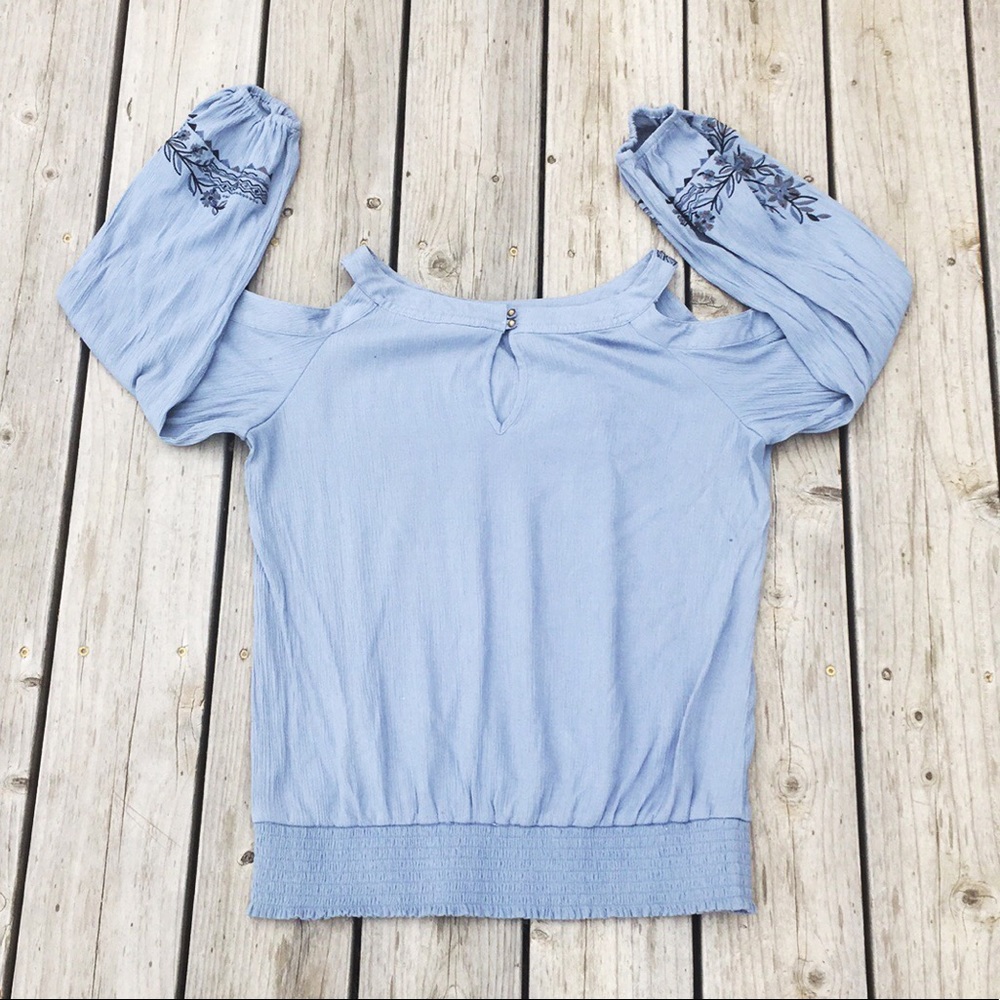 Cold Shoulder Peasant Top - Picture 4 of 4